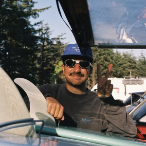 Swell Tofino surf instructor